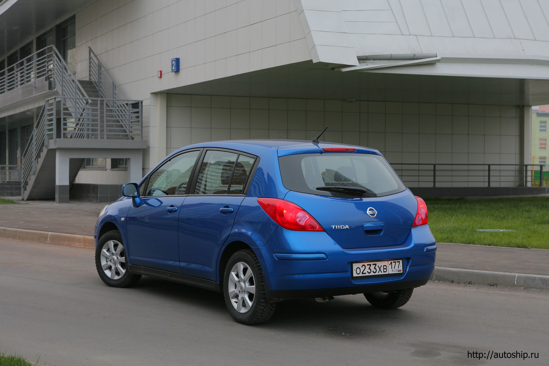 nissan tiida