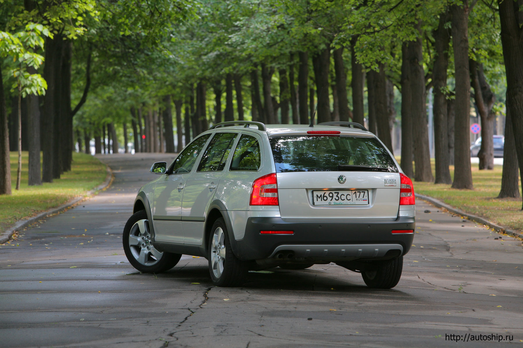 skoda scout 2012