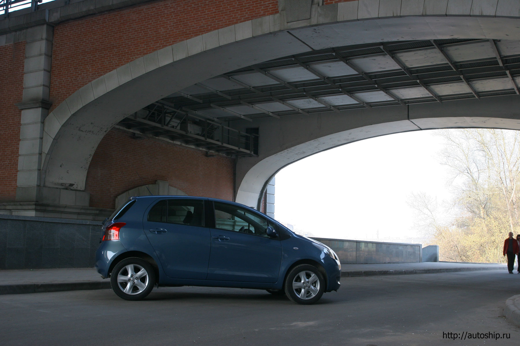 toyota yaris 2012