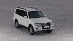 Mitsubishi Pajero     ,     